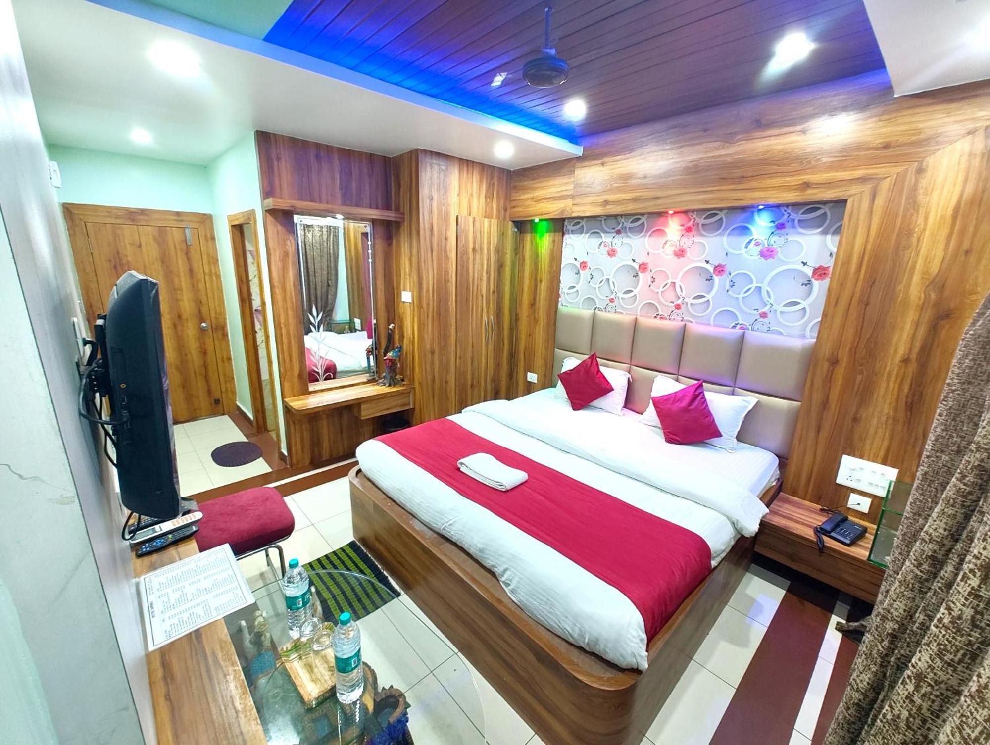 Ashray -near-golden-sea-beach-and Temple-with-lift-wifi-restaurant-parking Facilities-newly Decorated Room-with-prime-location - Seller In Hotel 4*