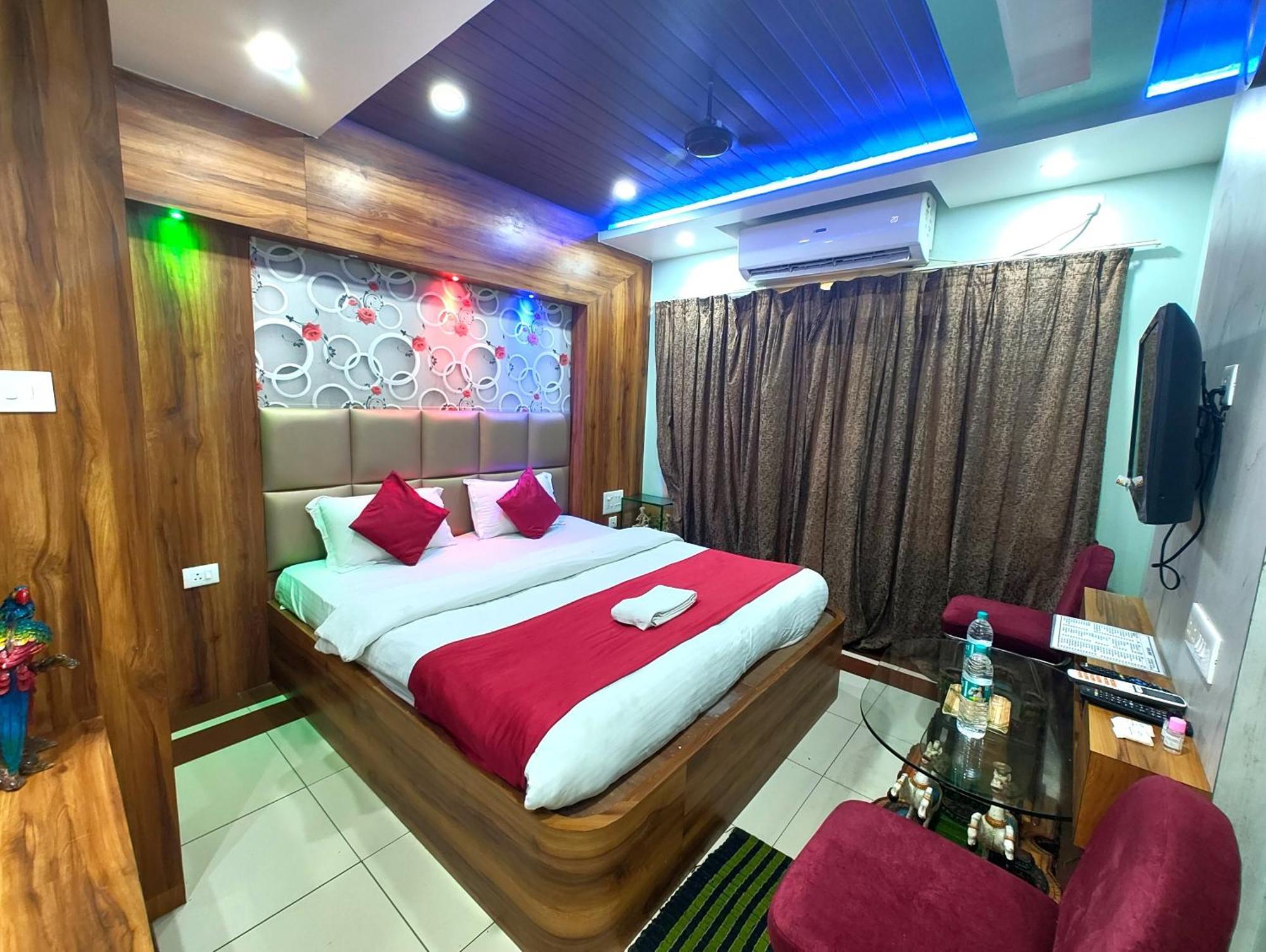 Ashray -near-golden-sea-beach-and Temple-with-lift-wifi-restaurant-parking Facilities-newly Decorated Room-with-prime-location - Seller In Hotel
