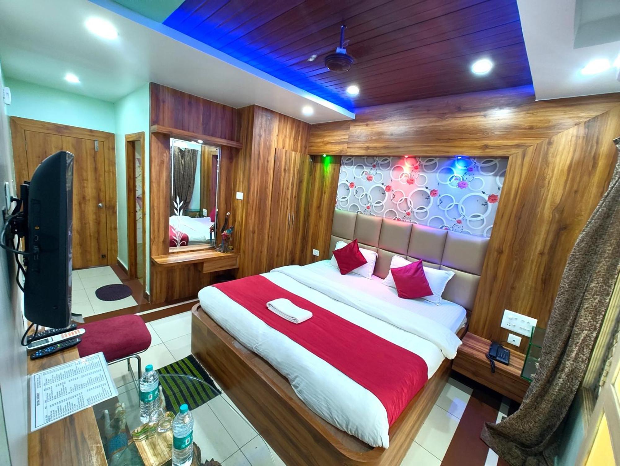 Hotel Ashray -near-golden-sea-beach-and Temple-with-lift-wifi-restaurant-parking Facilities-newly Decorated Room-with-prime-location - Seller In