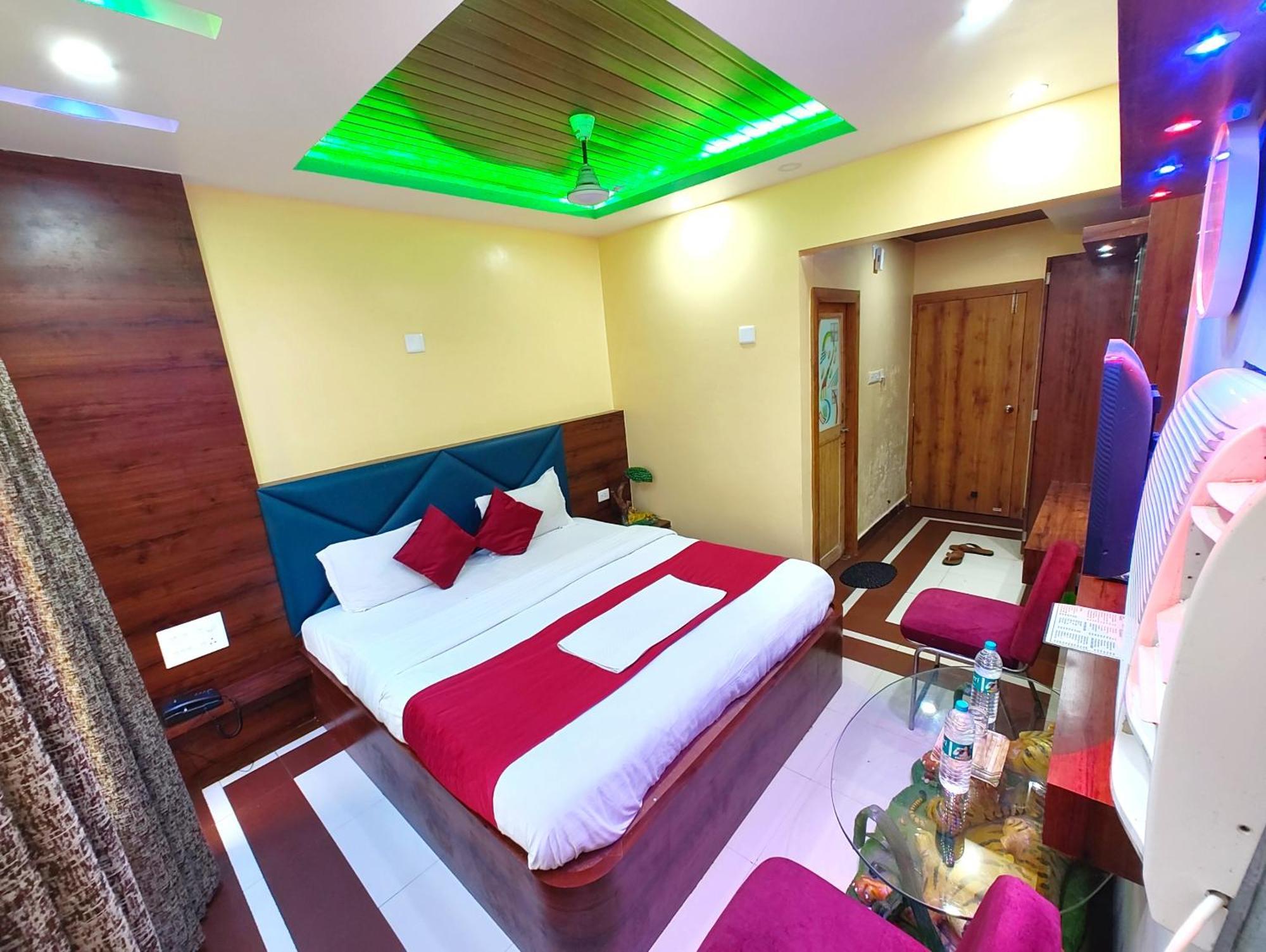 Ashray -near-golden-sea-beach-and Temple-with-lift-wifi-restaurant-parking Facilities-newly Decorated Room-with-prime-location - Seller In Hotel 4*
