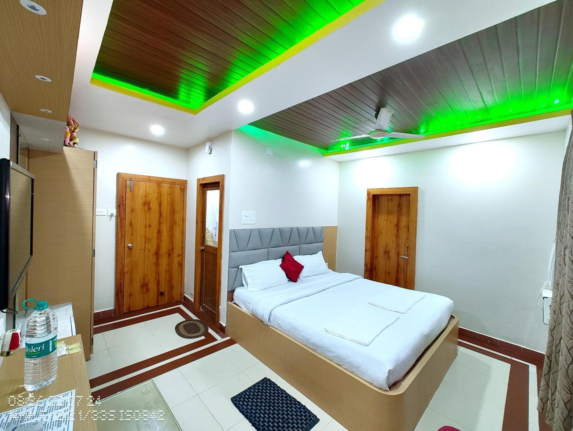 Ashray -near-golden-sea-beach-and Temple-with-lift-wifi-restaurant-parking Facilities-newly Decorated Room-with-prime-location - Seller In Puri